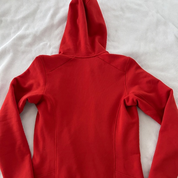Arc'Teryx Women's Zippered Hooded Fleece Jacket in XS. - Picture 10 of 13